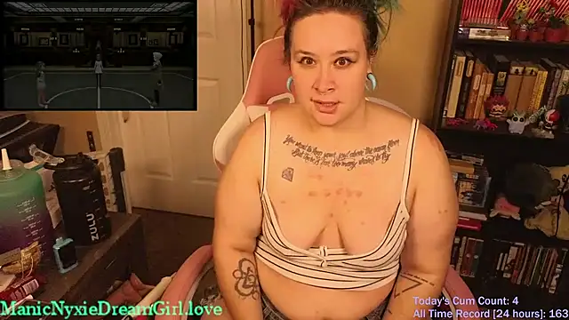 Snapshot of VioletNova chatting on October 30, 2025, 11:41 am VioletNova online show from October 30, 2025, 11:41 am