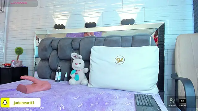 jade heartt online show from October 3, 2025, 8:10 pm