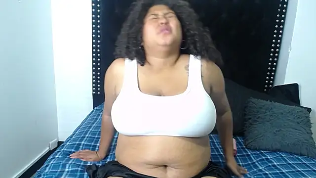 Ayliinn  online show from March 16, 2025, 7:04 am