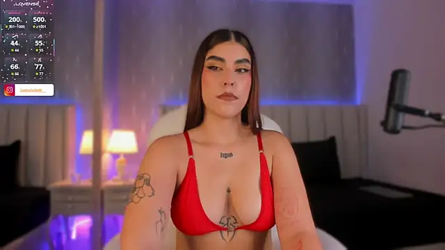 Snapshot of Violeta-Marquez chatting on November 10, 2025, 7:30 pm Violeta-Marquez online show from November 10, 2025, 7:30 pm