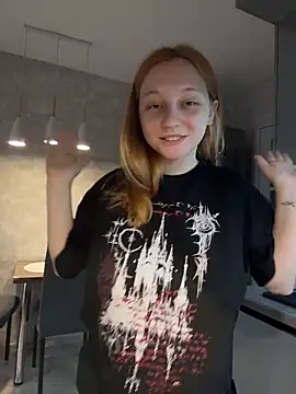 Snapshot of Bonechka chatting on May 8, 2026, 7:34 am Bonechka online show from May 8, 2026, 7:34 am