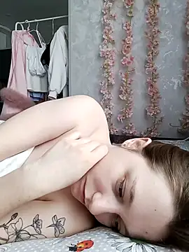 Snapshot of Bonechka chatting on November 21, 2025, 7:29 am Bonechka online show from November 21, 2025, 7:29 am