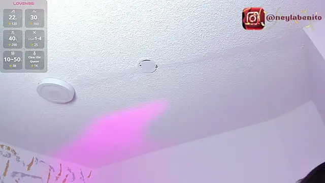 Snapshot of Cristal_Velle chatting on July 3, 2026, 1:17 pm Cristal Velle online show from July 3, 2026, 1:17 pm