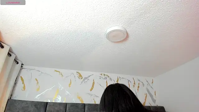 Snapshot of Cristal_Velle chatting on May 5, 2026, 1:14 pm Cristal Velle online show from May 5, 2026, 1:14 pm