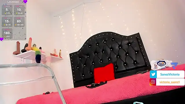 Snapshot of badthing_10 chatting on October 31, 2025, 1:30 pm badthing 10 online show from October 31, 2025, 1:30 pm