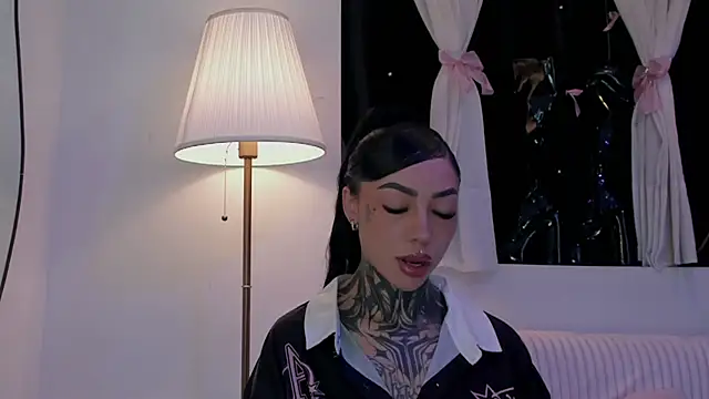 Snapshot of Dani_Valen chatting on December 16, 2025, 12:48 am Dani Valen online show from December 16, 2025, 12:48 am