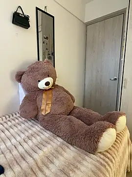 ZaraLuuv online show from March 18, 2026, 6:09 pm