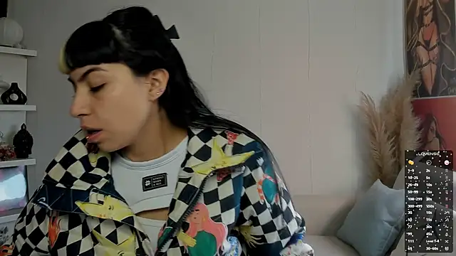 Saraa Desiree online show from September 11, 2025, 12:38 pm