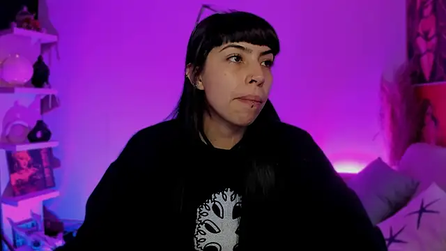 Saraa Desiree online show from October 16, 2025, 10:40 pm