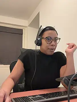 Melia Rayne online show from February 20, 2026, 11:23 am