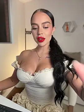 Snapshot of ValentinaMilann chatting on May 22, 2026, 12:52 am ValentinaMilann online show from May 22, 2026, 12:52 am