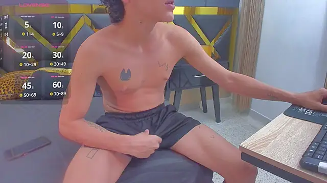 glamandfoxxy online show from March 20, 2025, 11:05 am