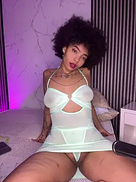 Snapshot of SarahLynn7 chatting on May 4, 2026, 11:18 pm SarahLynn7 online show from May 4, 2026, 11:18 pm