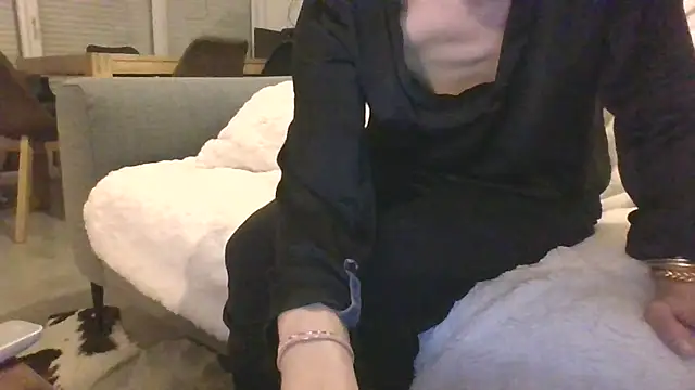 Valentinette online show from February 16, 2026, 8:40 pm