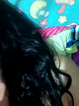 Snapshot of sarayulith chatting on May 7, 2026, 9:23 am sarayulith online show from May 7, 2026, 9:23 am