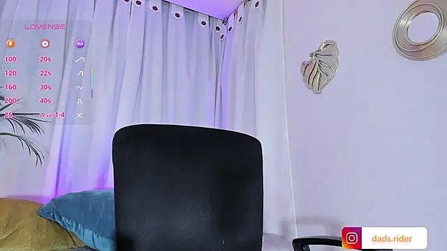 Snapshot of dads_rider chatting on March 23, 2025, 7:42 am dads rider online show from March 23, 2025, 7:42 am