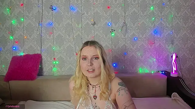 Snapshot of Moon___Love chatting on March 21, 2025, 8:50 am Moon Love online show from March 21, 2025, 8:50 am