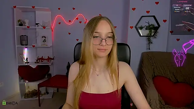Snapshot of kiki_swan chatting on May 19, 2026, 8:38 pm kiki swan online show from May 19, 2026, 8:38 pm