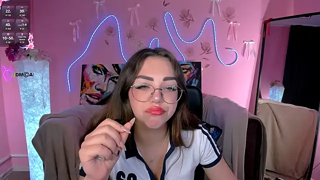 Snapshot of kiki_swan chatting on May 23, 2026, 9:25 pm kiki swan online show from May 23, 2026, 9:25 pm