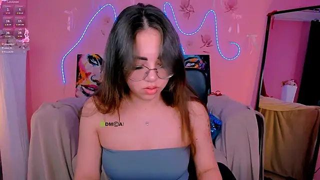 Snapshot of kiki_swan chatting on June 1, 2026, 9:42 am kiki swan online show from June 1, 2026, 9:42 am