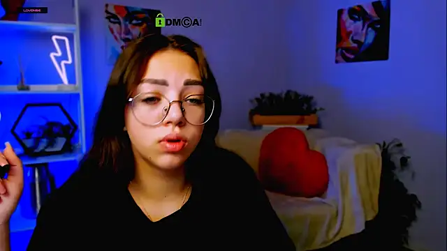 kiki swan online show from March 17, 2025, 7:35 am