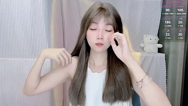 Snapshot of Evelyn-168 chatting on October 9, 2025, 1:22 pm Evelyn-168 online show from October 9, 2025, 1:22 pm