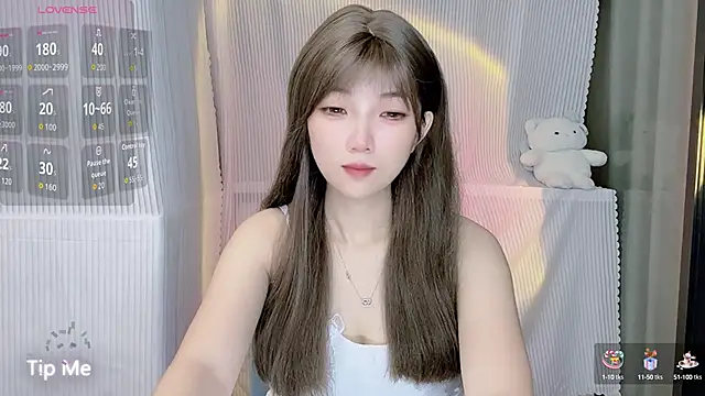 Snapshot of Evelyn-168 chatting on October 2, 2025, 1:58 pm Evelyn-168 online show from October 2, 2025, 1:58 pm