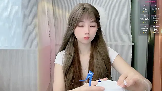 Snapshot of Evelyn-168 chatting on November 16, 2025, 7:57 am Evelyn-168 online show from November 16, 2025, 7:57 am