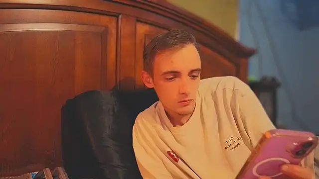 Ilovepussy1911 online show from April 28, 2026, 3:22 am