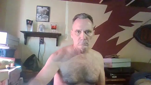 Snapshot of HunkofRock chatting on October 20, 2025, 3:12 pm HunkofRock online show from October 20, 2025, 3:12 pm