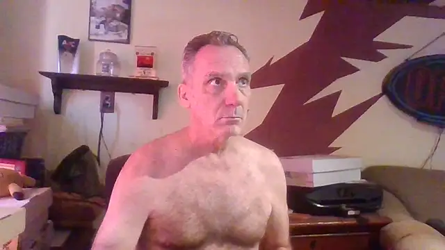 Snapshot of HunkofRock chatting on October 15, 2025, 3:42 pm HunkofRock online show from October 15, 2025, 3:42 pm