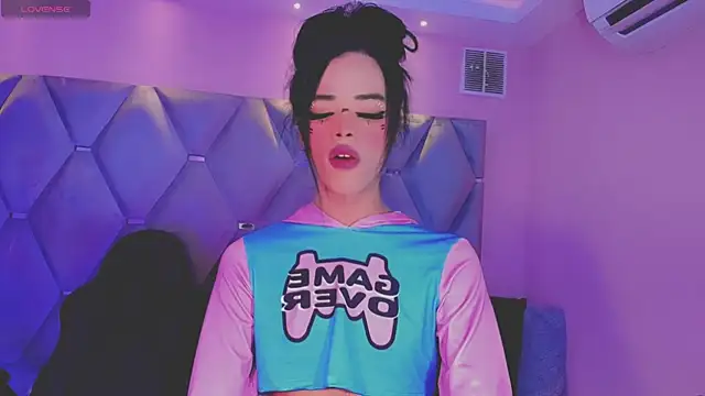 Nina Keyli online show from September 26, 2025, 7:10 pm