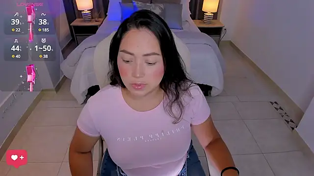 Snapshot of heidy_johns chatting on March 7, 2025, 3:08 am heidy johns online show from March 7, 2025, 3:08 am