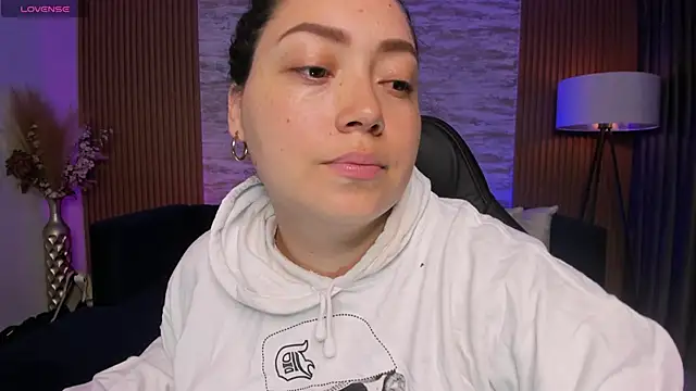 Snapshot of heidy_johns chatting on November 18, 2025, 3:21 am heidy johns online show from November 18, 2025, 3:21 am