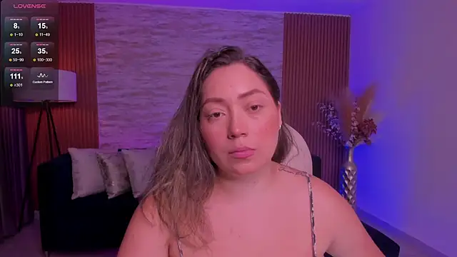 Snapshot of heidy_johns chatting on December 2, 2025, 3:41 am heidy johns online show from December 2, 2025, 3:41 am