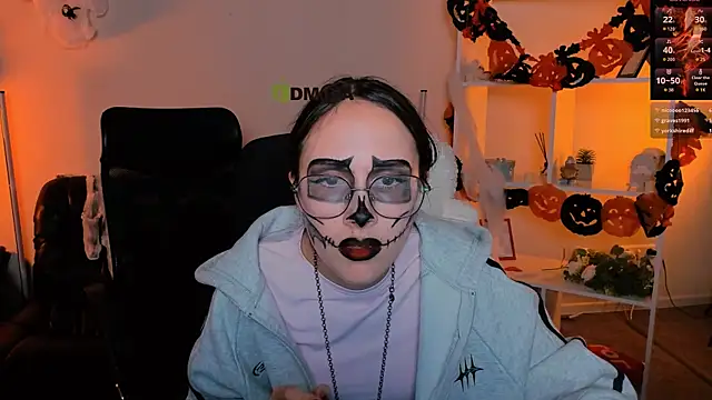 mona cloud online show from October 25, 2025, 1:16 am