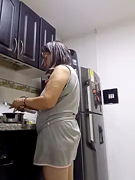 victoria wayne online show from December 17, 2025, 10:09 am