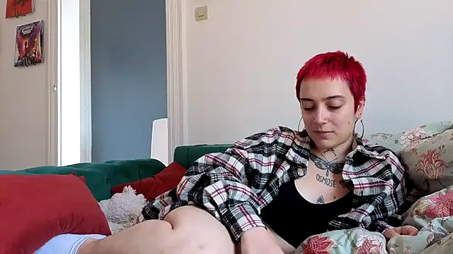 Snapshot of OllympeKaii chatting on October 1, 2025, 11:14 am OllympeKaii online show from October 1, 2025, 11:14 am