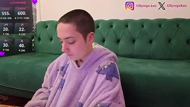 Snapshot of OllympeKaii chatting on December 17, 2025, 4:12 pm OllympeKaii online show from December 17, 2025, 4:12 pm