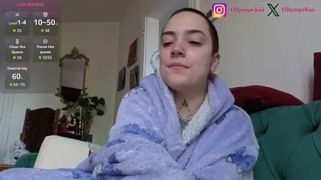 Snapshot of OllympeKaii chatting on November 17, 2025, 8:07 am OllympeKaii online show from November 17, 2025, 8:07 am