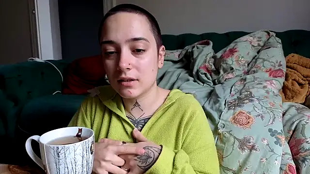 Snapshot of OllympeKaii chatting on November 10, 2025, 8:08 am OllympeKaii online show from November 10, 2025, 8:08 am