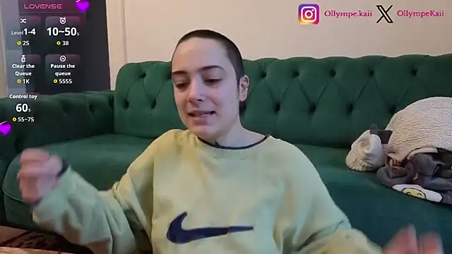 Snapshot of OllympeKaii chatting on December 4, 2025, 7:40 am OllympeKaii online show from December 4, 2025, 7:40 am