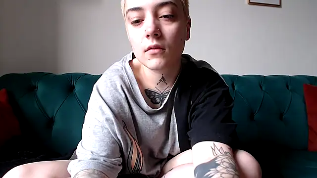 Snapshot of OllympeKaii chatting on March 10, 2025, 7:44 am OllympeKaii online show from March 10, 2025, 7:44 am