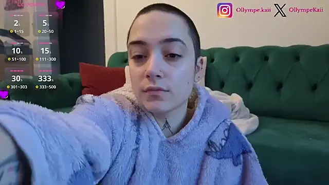 Snapshot of OllympeKaii chatting on December 1, 2025, 7:20 am OllympeKaii online show from December 1, 2025, 7:20 am