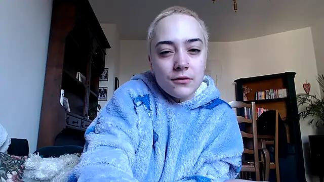 Snapshot of OllympeKaii chatting on March 17, 2025, 7:57 am OllympeKaii online show from March 17, 2025, 7:57 am