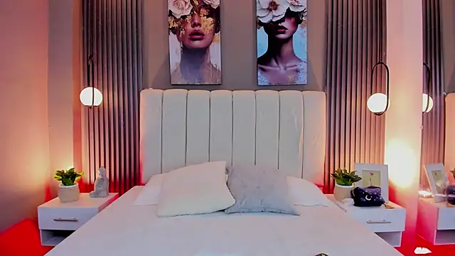 GiannaColling1 online show from October 31, 2025, 5:42 pm