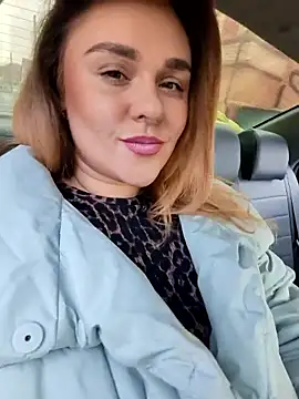 Juicy PeachLux online show from October 18, 2025, 8:38 am