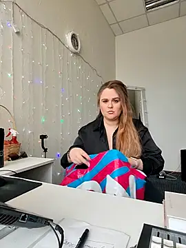 Snapshot of Juicy_PeachLux chatting on April 10, 2026, 7:48 am Juicy PeachLux online show from April 10, 2026, 7:48 am