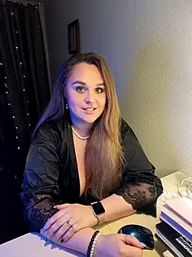 Snapshot of Juicy_PeachLux chatting on March 25, 2026, 7:02 pm Juicy PeachLux online show from March 25, 2026, 7:02 pm