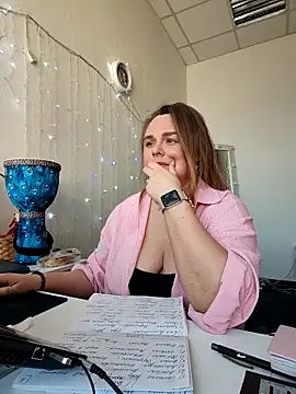 Snapshot of Juicy_PeachLux chatting on March 20, 2026, 8:37 am Juicy PeachLux online show from March 20, 2026, 8:37 am